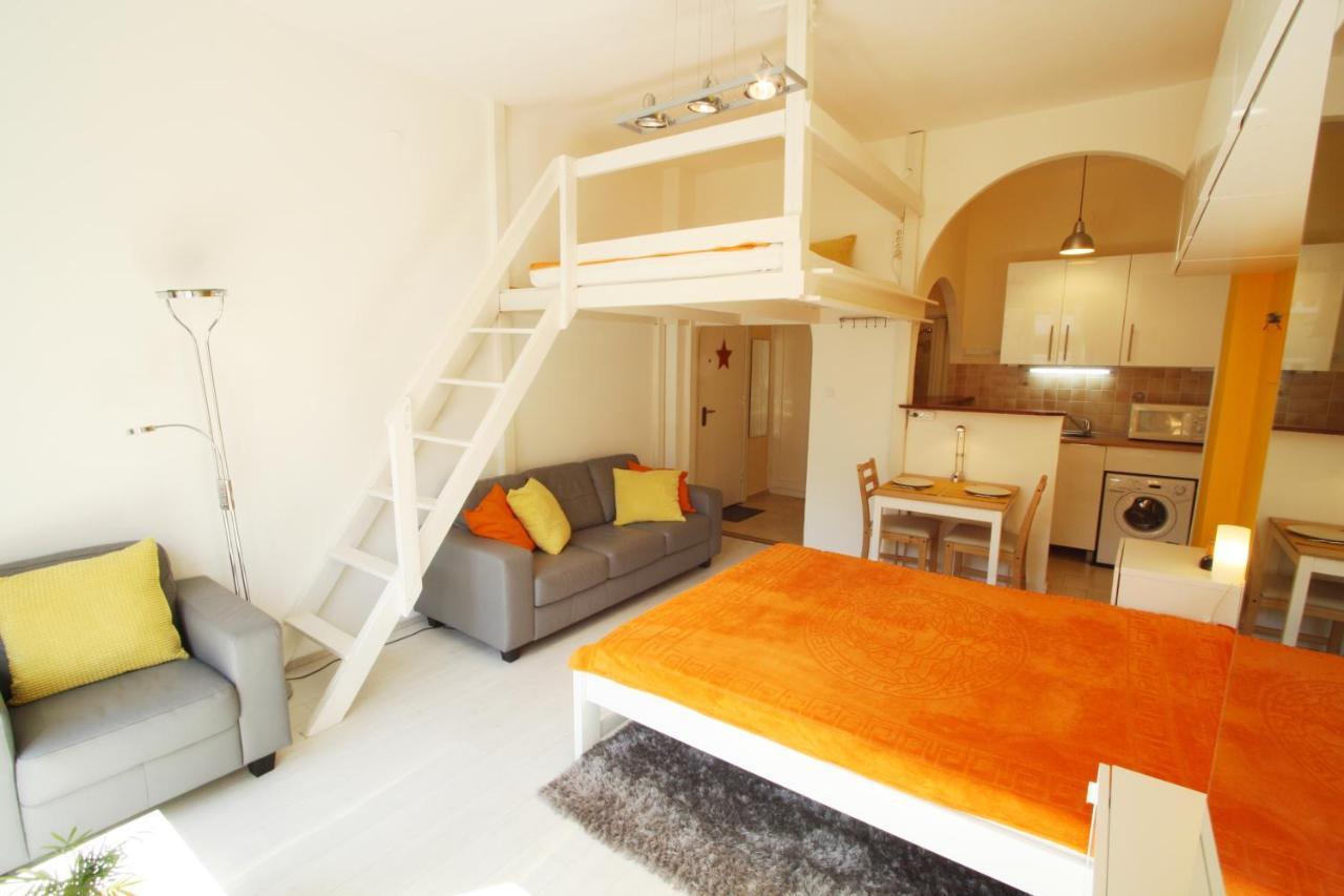 Sunny Studio With Balcony In Party District ブダペスト エクステリア 写真